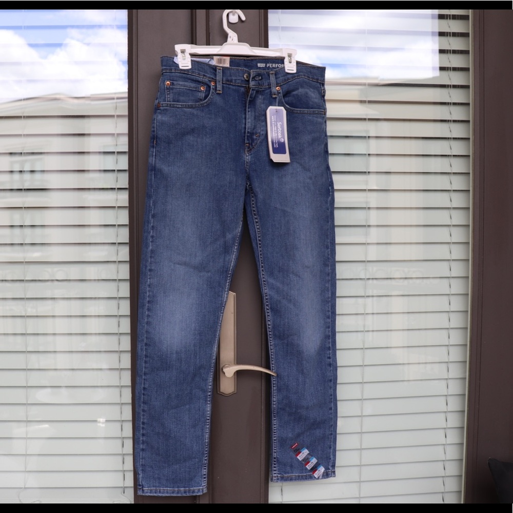 NWT Levi’s Performance 502 Regular Taper Jeans